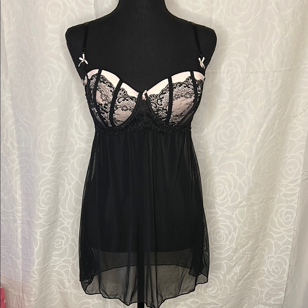NWT SPREE Intimates black and soft pink lace baby doll. Size Large.